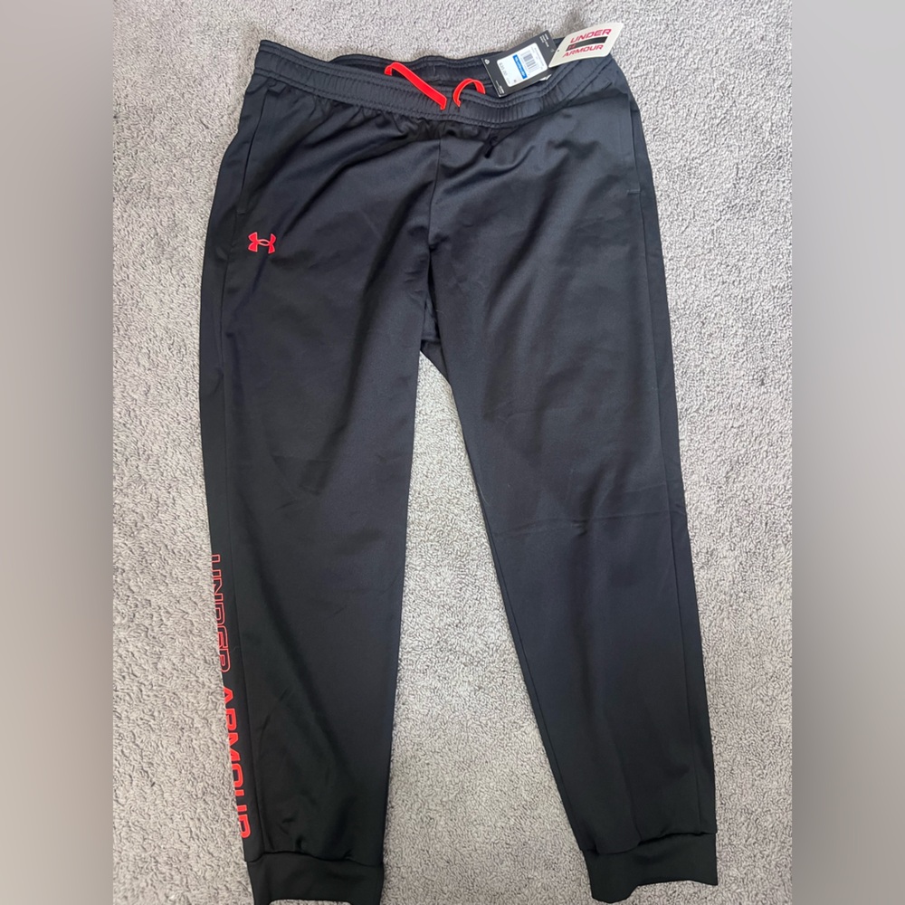 Under Armour youth XL Black Jogger Pants loose fit NWT